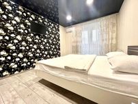 ApartPoltava ОКРЕМІ кімн. КОРПУСНИЙ сад, Готельні КВЕДи СВІТЛО ЗАВЖДИ