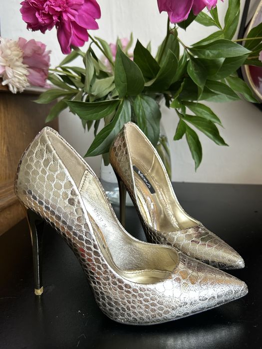 Czołenka złote na szpilce w stanie idealnym, rozm. 36