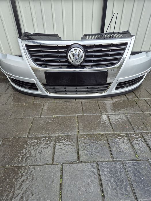 Zderzak przód przedni VW Passat b6 rok 09 kod lak LA7W pdcx4