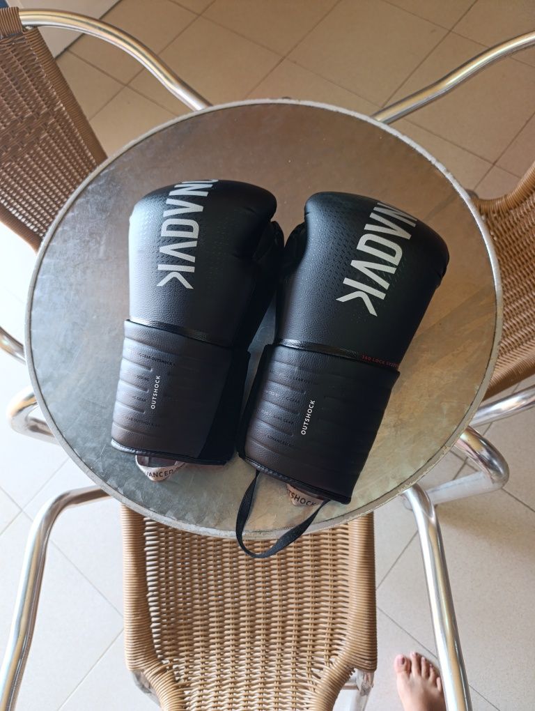 Luva de kickboxing e Muai thay