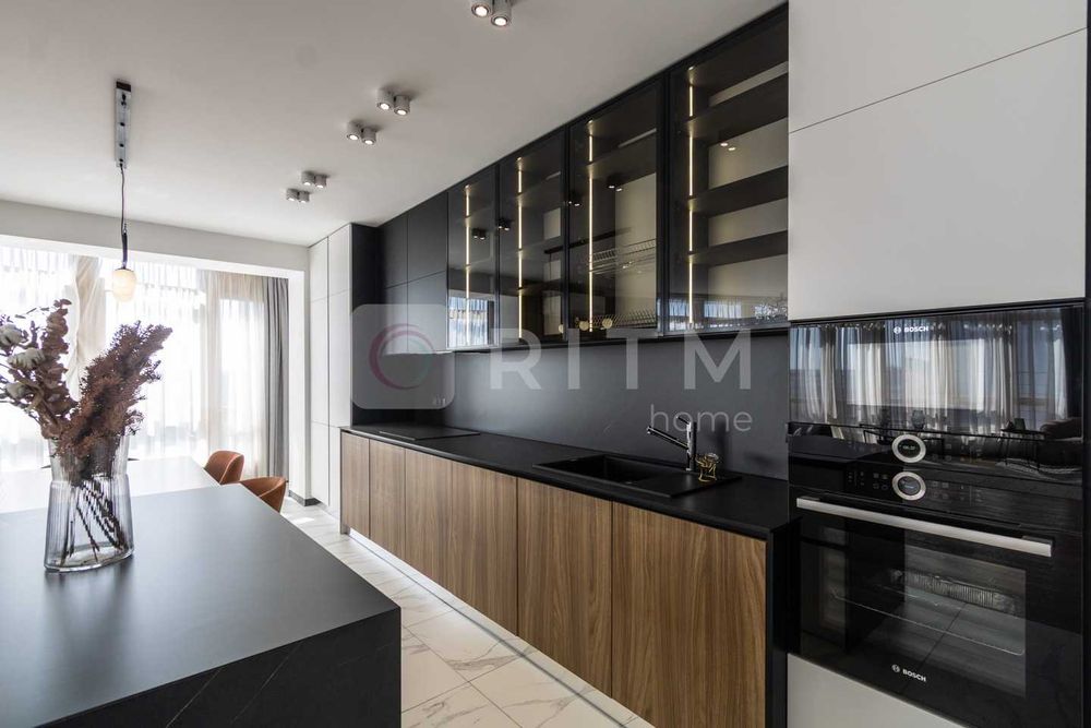 Пропонується простора, 2к +кухня студія з сучасним ремонтом