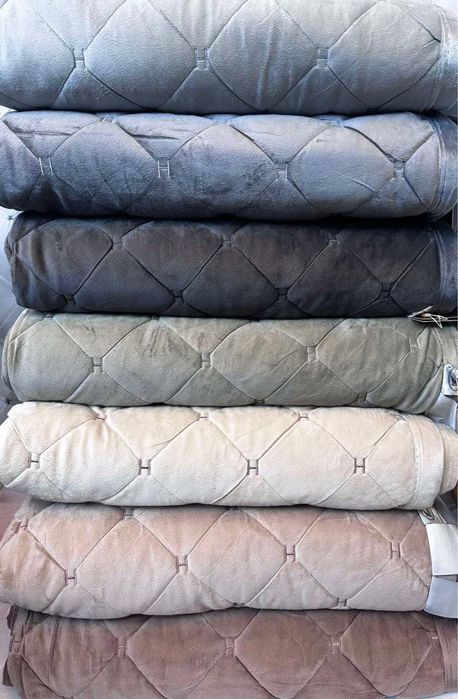 Брендове велюрове покривало на ліжко. Велюровое покрывало