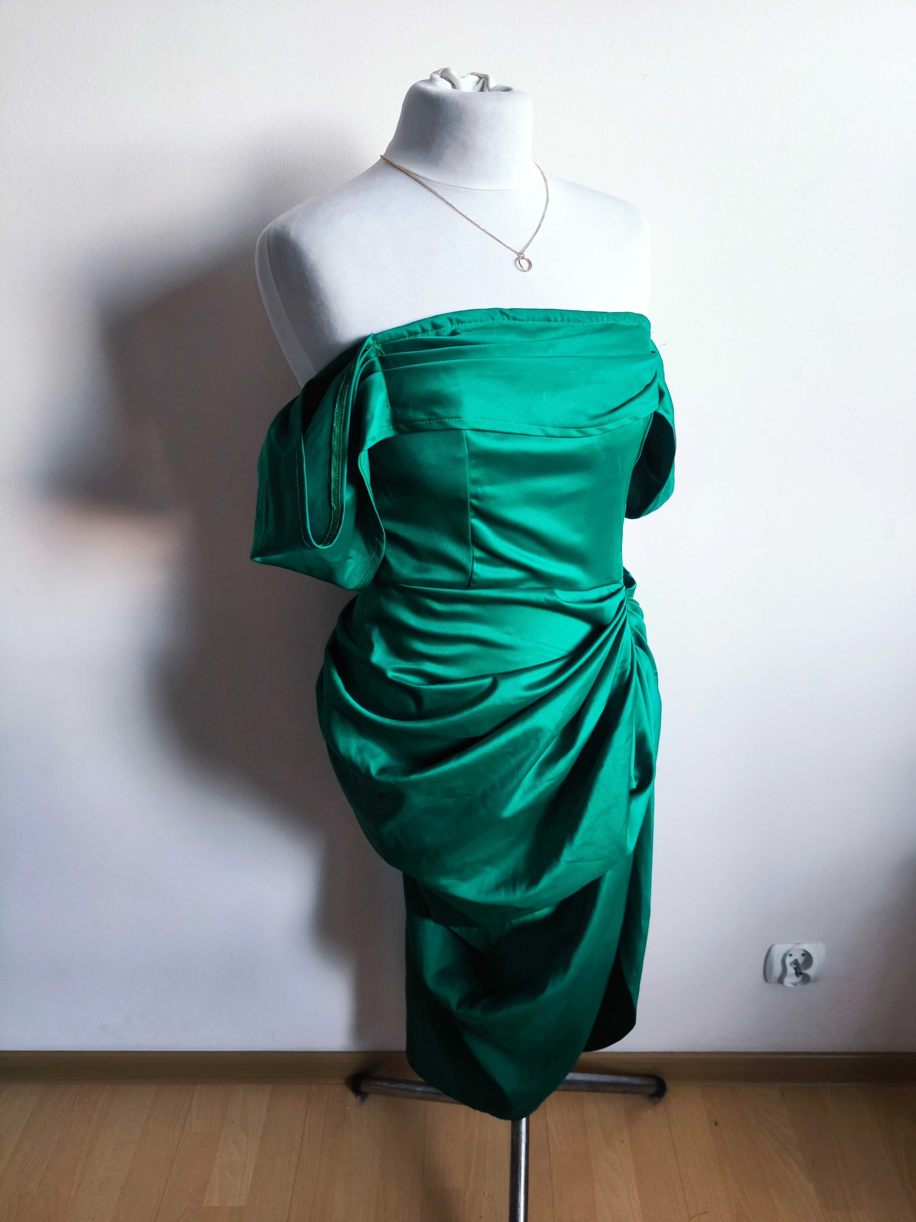 Elegancka sukienka PrettyLittleThing w szmaragdowej zieleni –  M (38)