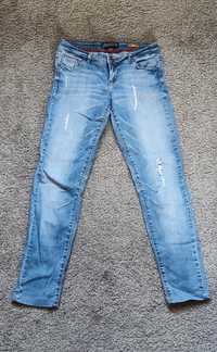 Spodnie dżinsowe dżinsy House Skinny przecierane r. 34