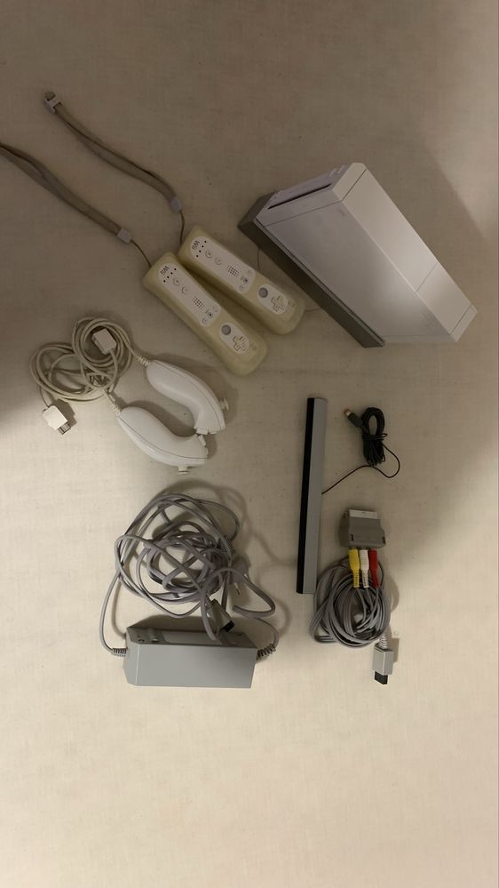 Nintendo Wii com jogos e acessórios (ler descrição)