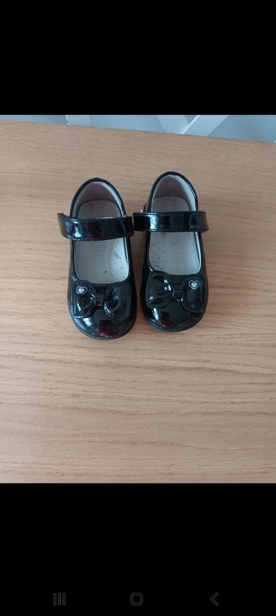 Buty lakierkowane 24 appawa