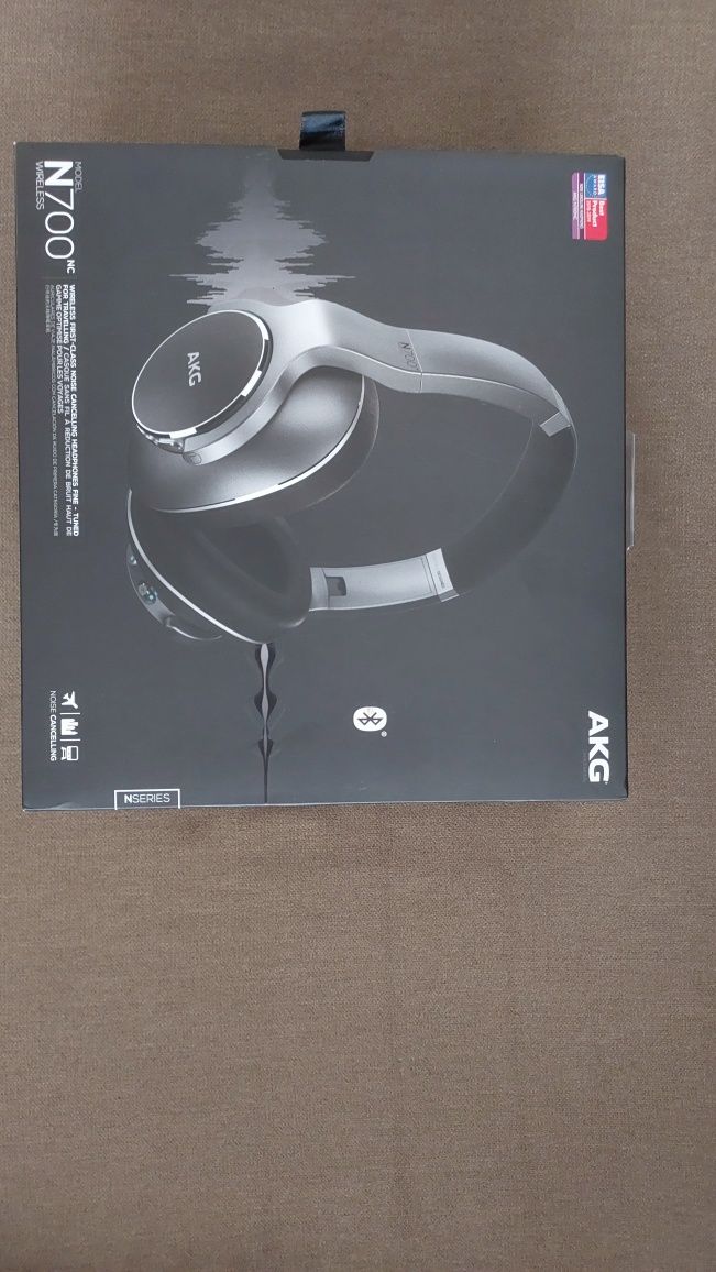 AKG N700 headphones