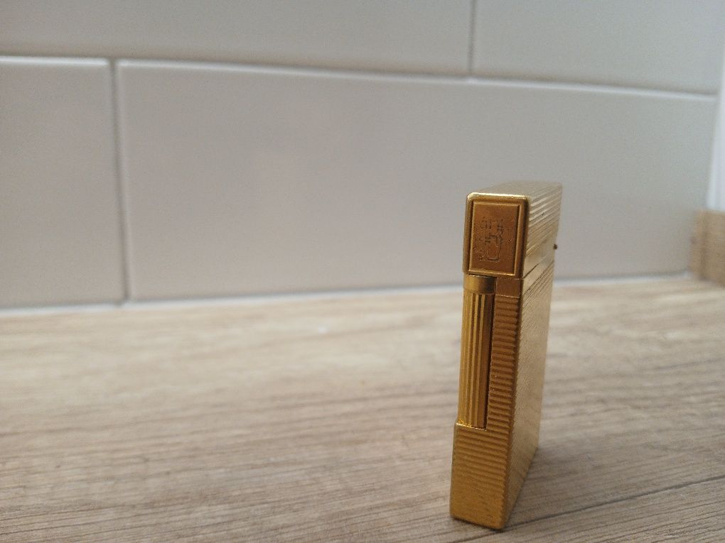 Zapalniczka S.T.Dupont Paris pozłacana