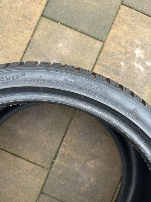 Opony zimowe hankook  285/30 r19