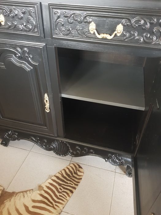 Imponente aparador estilo Luis XV lacado