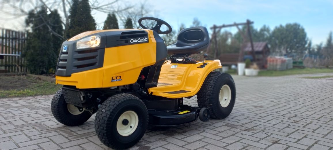 Traktorek kosiarka Cub Cadet LT1.  Jak nowy !!