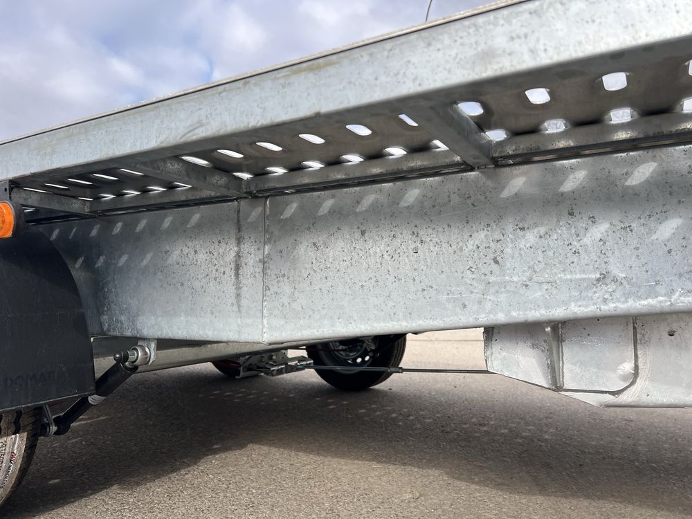 Laweta alu najazdy lapy LED  2700 kg 2,7t AUTOMARC 4,70x2.10m