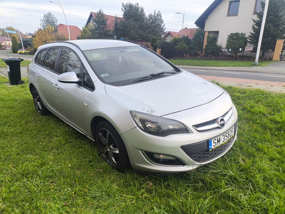 SpRzEdAm OpLa Astrę h w pełni sprawna