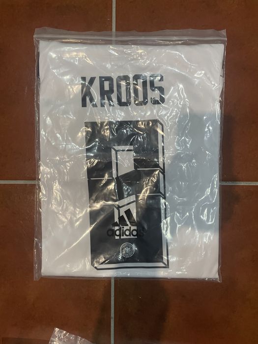 Camisolas de futebol novas