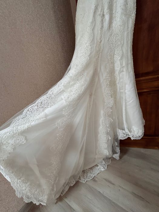 Весільна сукня вишита бісером