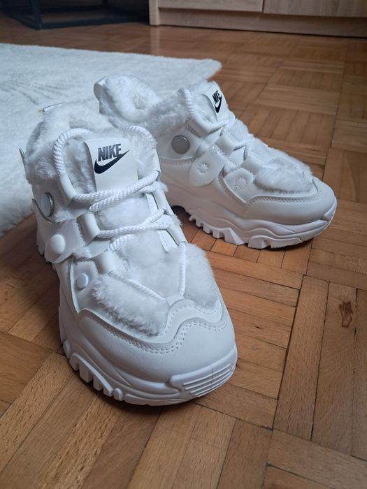 Buty damskie sneakersy trapery adidas zimowe ocieplane z futerkiem Nik