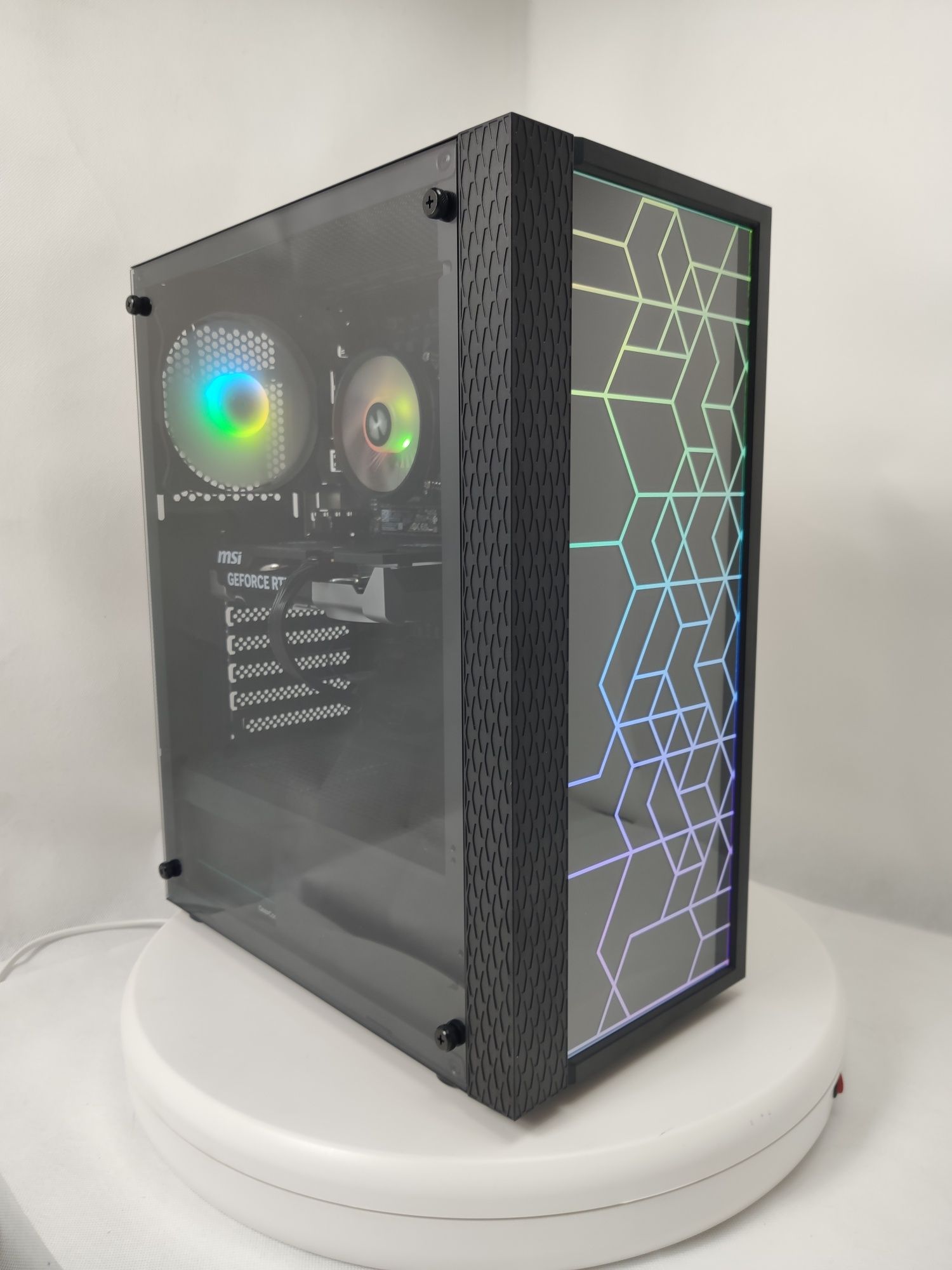 Komputer Gamingowy i7-14700, RTX 5060, 32 GB,SSD,Win 11 Pro