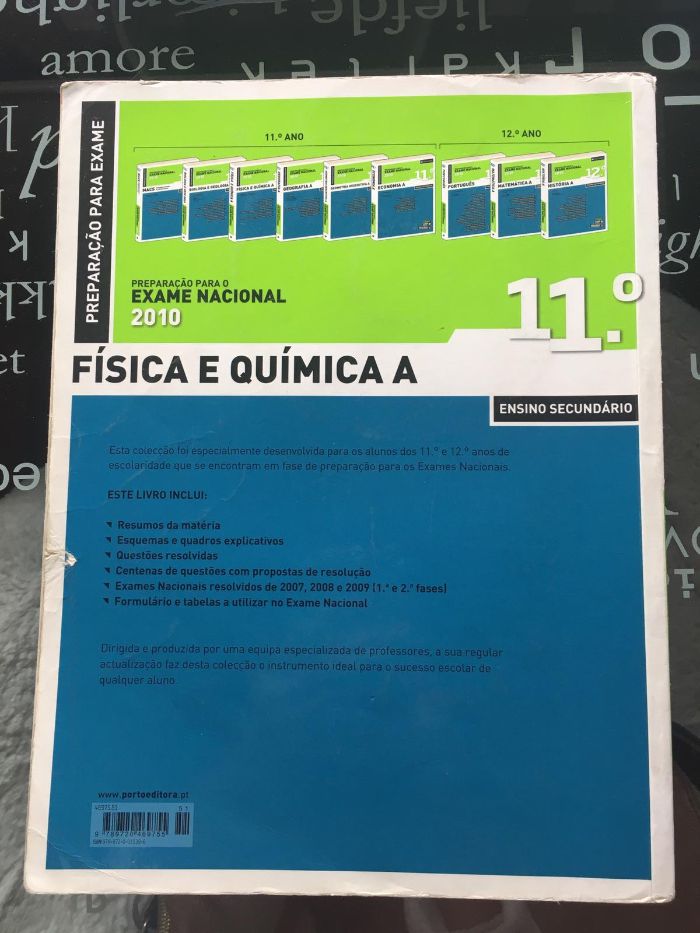 Livro Preparação Exame Nacional Física e Química - 2011