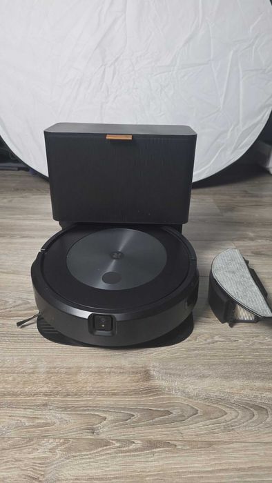 Irobot Roomba J5 ze stacją czyszczącą
