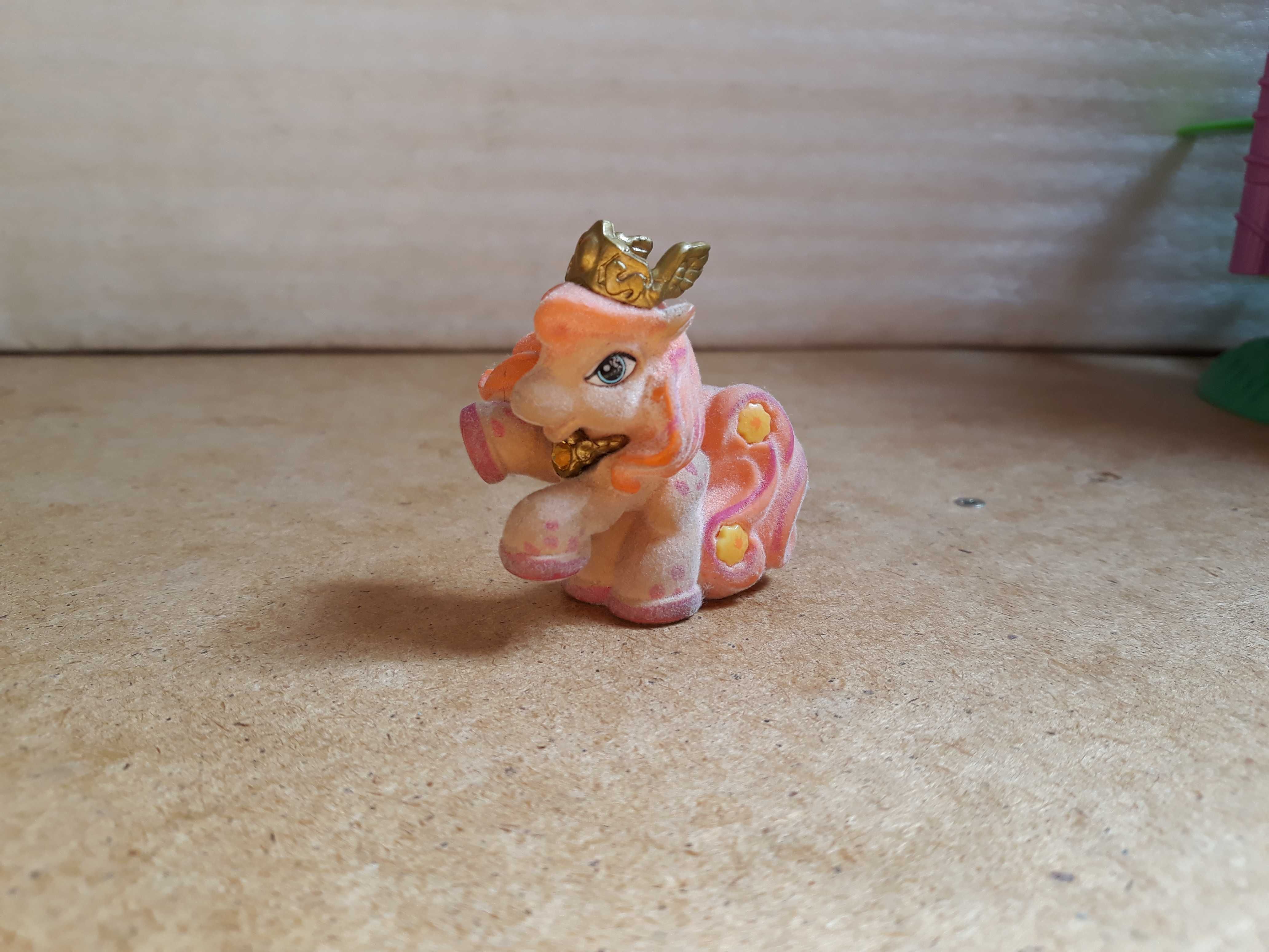 Kwiatowy domek kucyków koników Filly