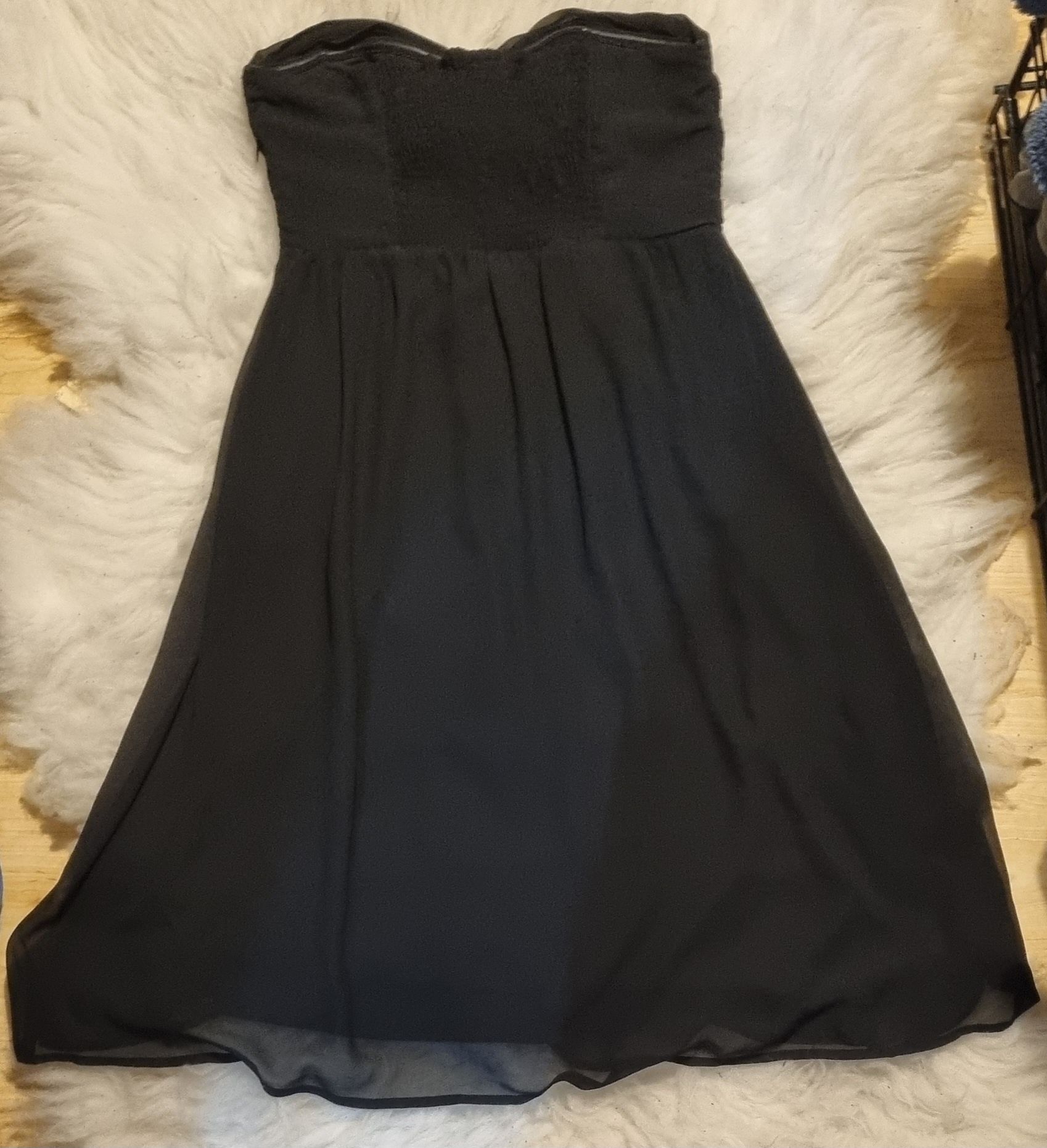 Czarna sukienka Firmy Vero Moda rozmiar XS