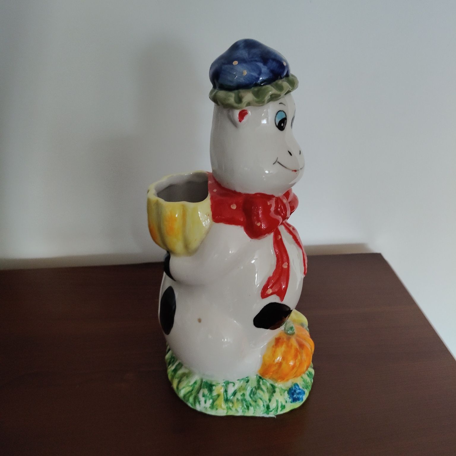 Ceramiczna krówka.