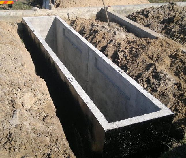 zbiornik na deszczówkę szambo betonowe ścieki studnia piwnica 10
