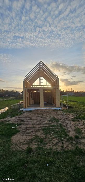 Sprzedam drewniany dom typu stodoła w zacisznej okolicy