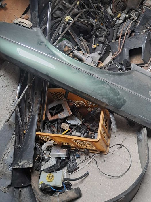 jaguar XJ6, daimler 87, pozostałość części