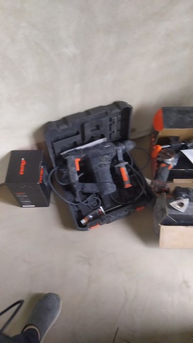 Перфоратор Дніпро М ВН - 20  , як новий лише просвердлив декілька отво