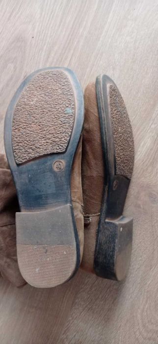 Brązowe musztardowe zamszowe płaskie Kozaki Kowbojki rude camel r 40