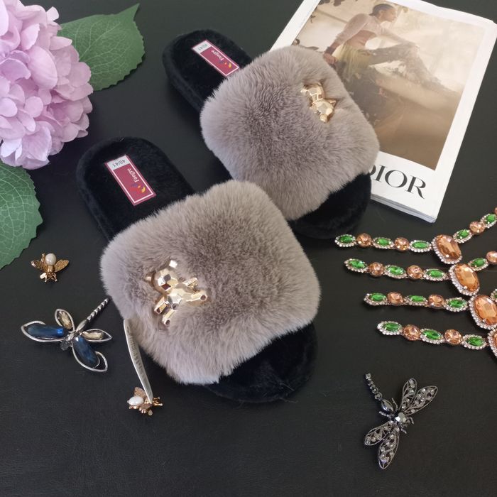 Тапочки жіночі .хутряні капці