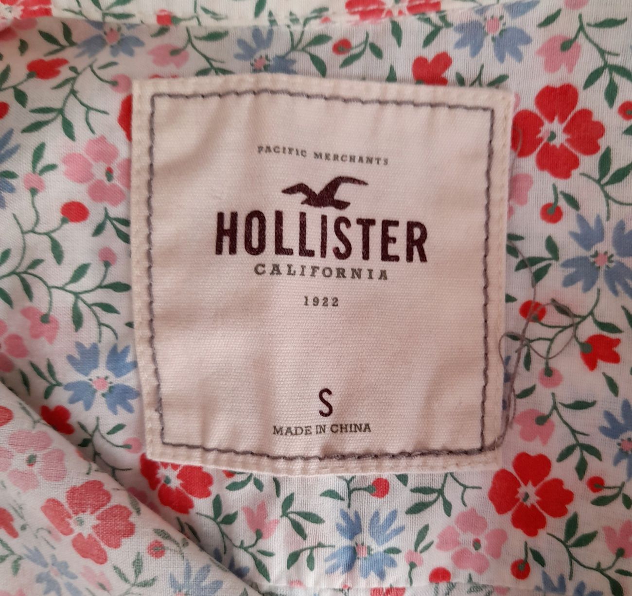 Camiseiro Hollister California, como novo. Tamanho S