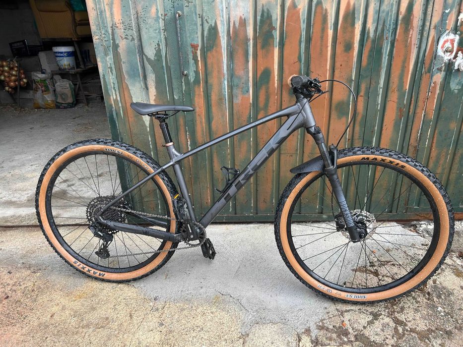 Bicicleta TREK Marlin 8 Gen 3 – Preto Mate – 2023