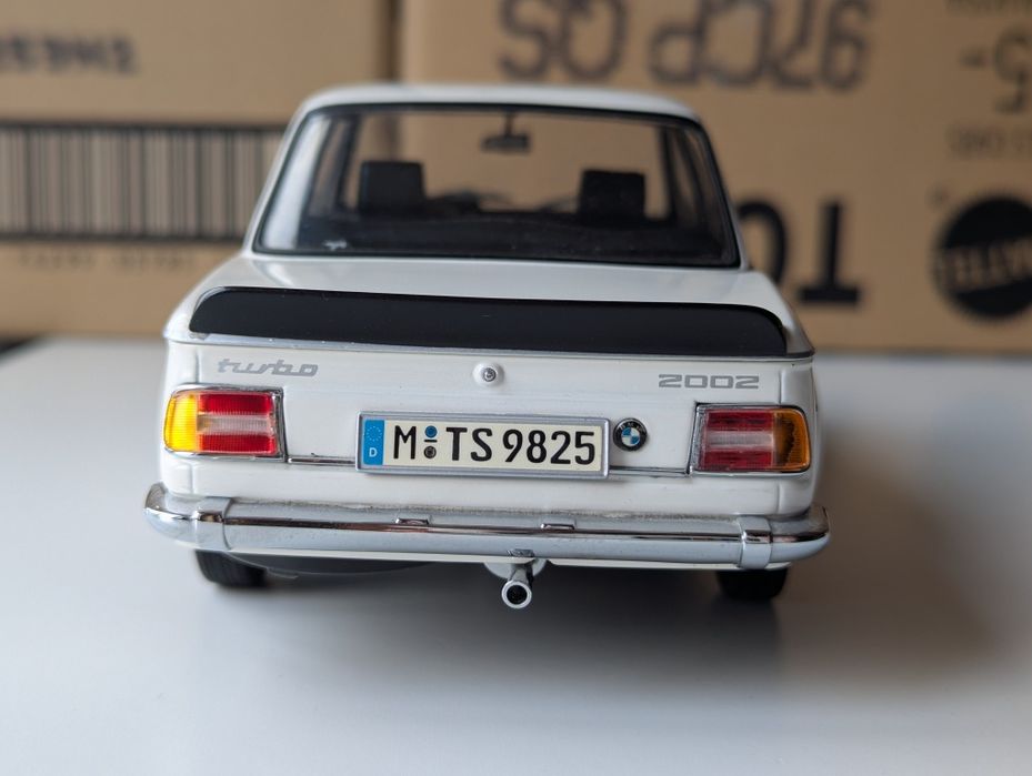 1/18 Kyosho BMW 2002 Кіоши БМВ Біла White 1:18 Модель Машинка Моделька