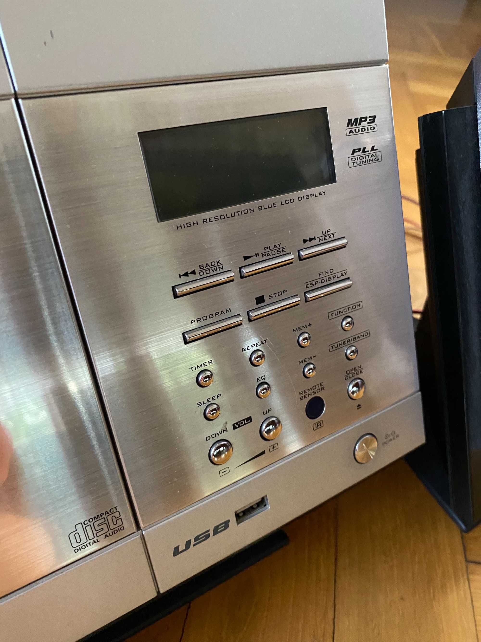 Wieża M-Audio w bardzo dobrym stanie