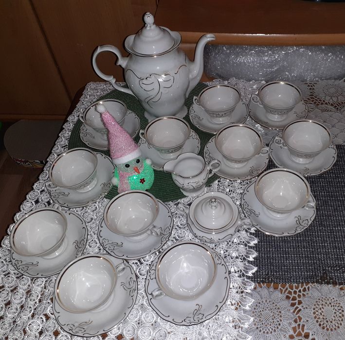 Duży serwis kawowy Wałbrzych złocony, neobarokowy styl. Unikat, okaz