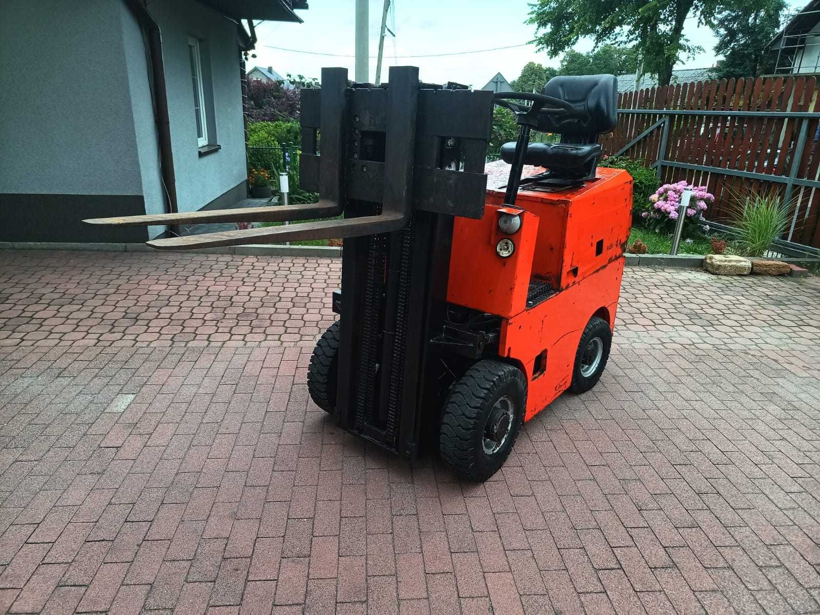 Wózek widłowy Rak 4 wspomaganie