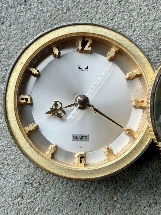Unikatowy Zegar Modern Japan Quartz płaskorzeźba