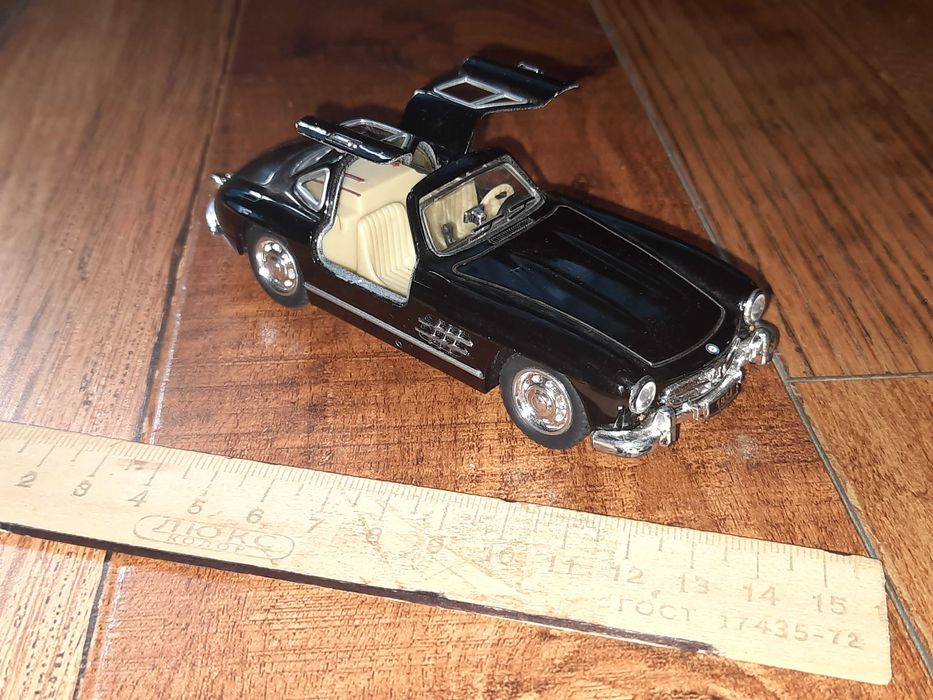 Модель автомобиля Mercedes Benz