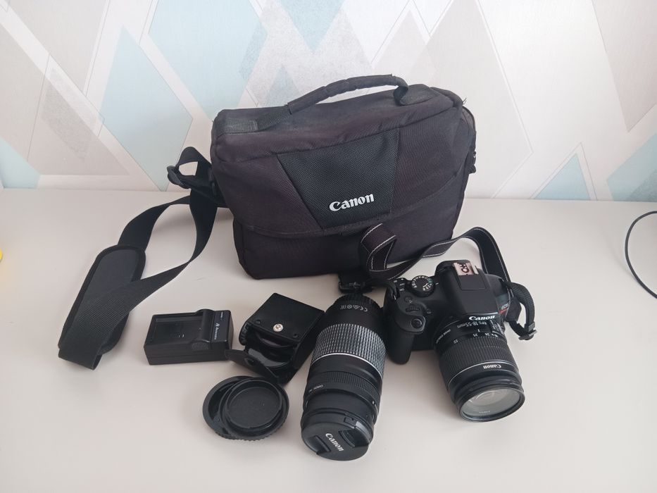 Камера Canon EOS 750 Rebel t6 wi-fi+два об'єктива+фотофільтри+сумка
