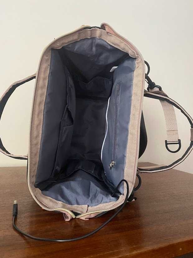 Mochila para portátil com ficha USB de carregamento