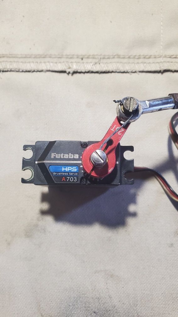 Срочно Сервопривод futaba hps a703 Цена за 2 сервопривода.