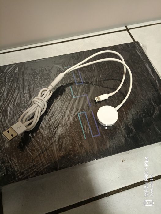 Продам зарядку apple watch+lighting 2 в 1.