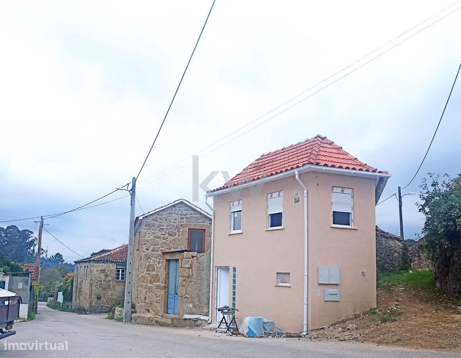 Casa T1+1 restaurada na Torre de Carvalhais, São Pedro do Sul