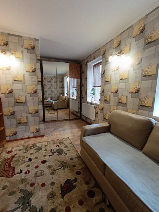 Продам дом в самом центре города . Rn