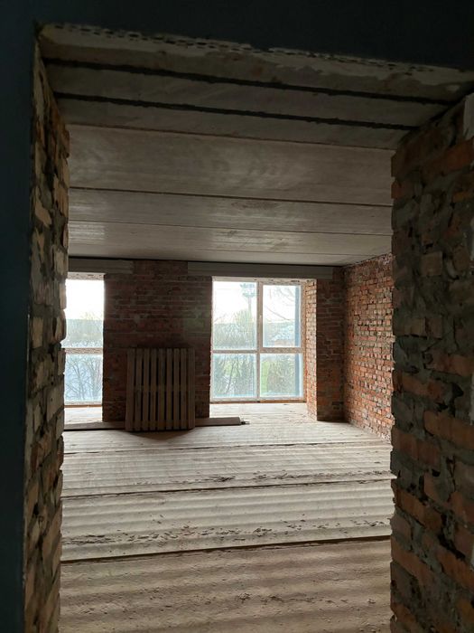 Сучасна квартира у новобудові