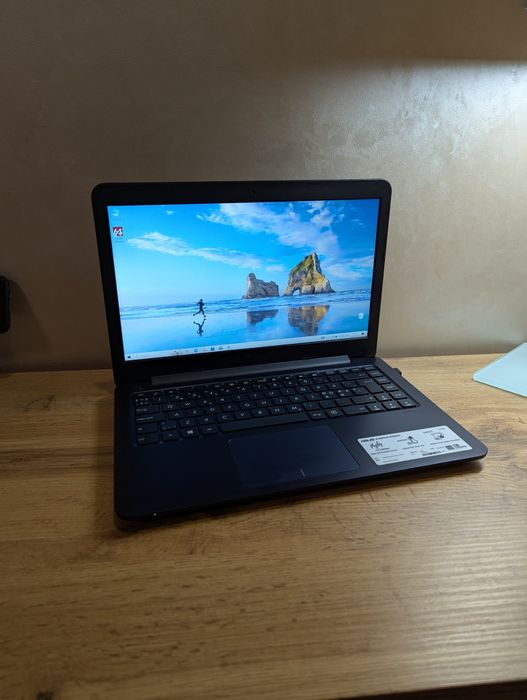 Ноутбук Asus E402Y FullHd