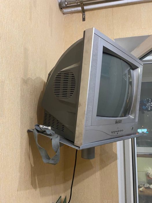 Продається телевізор Patriot у хорошому стані.