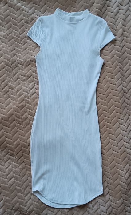 Платье Pretty little thing, новое